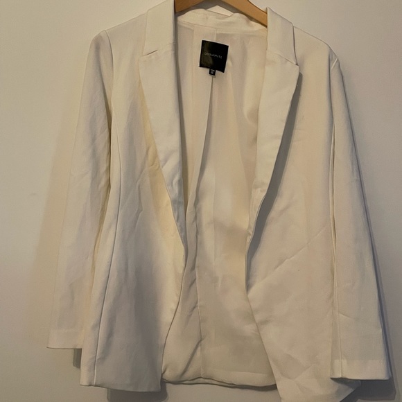 White blazer - Picture 1 of 3
